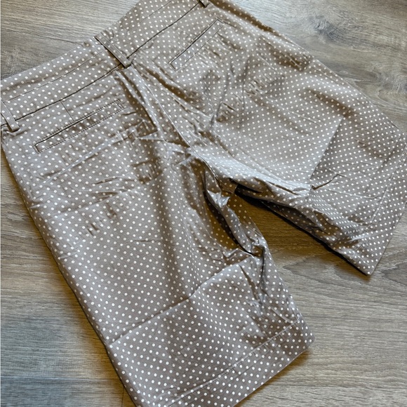 Lee just below the waist Gray and White Flat Front woman’s Short ~Size 6 - Picture 6 of 10